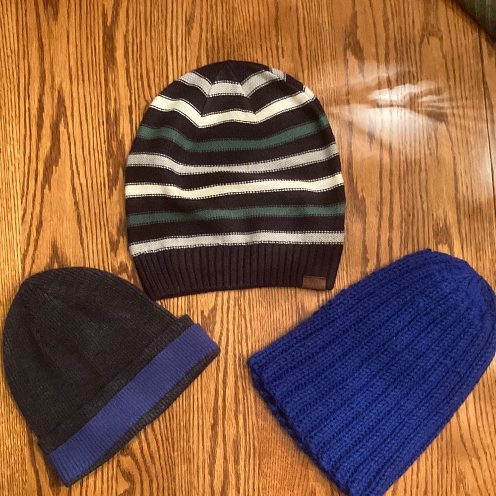 Mens- set of 3 knit hats, AE/Aero